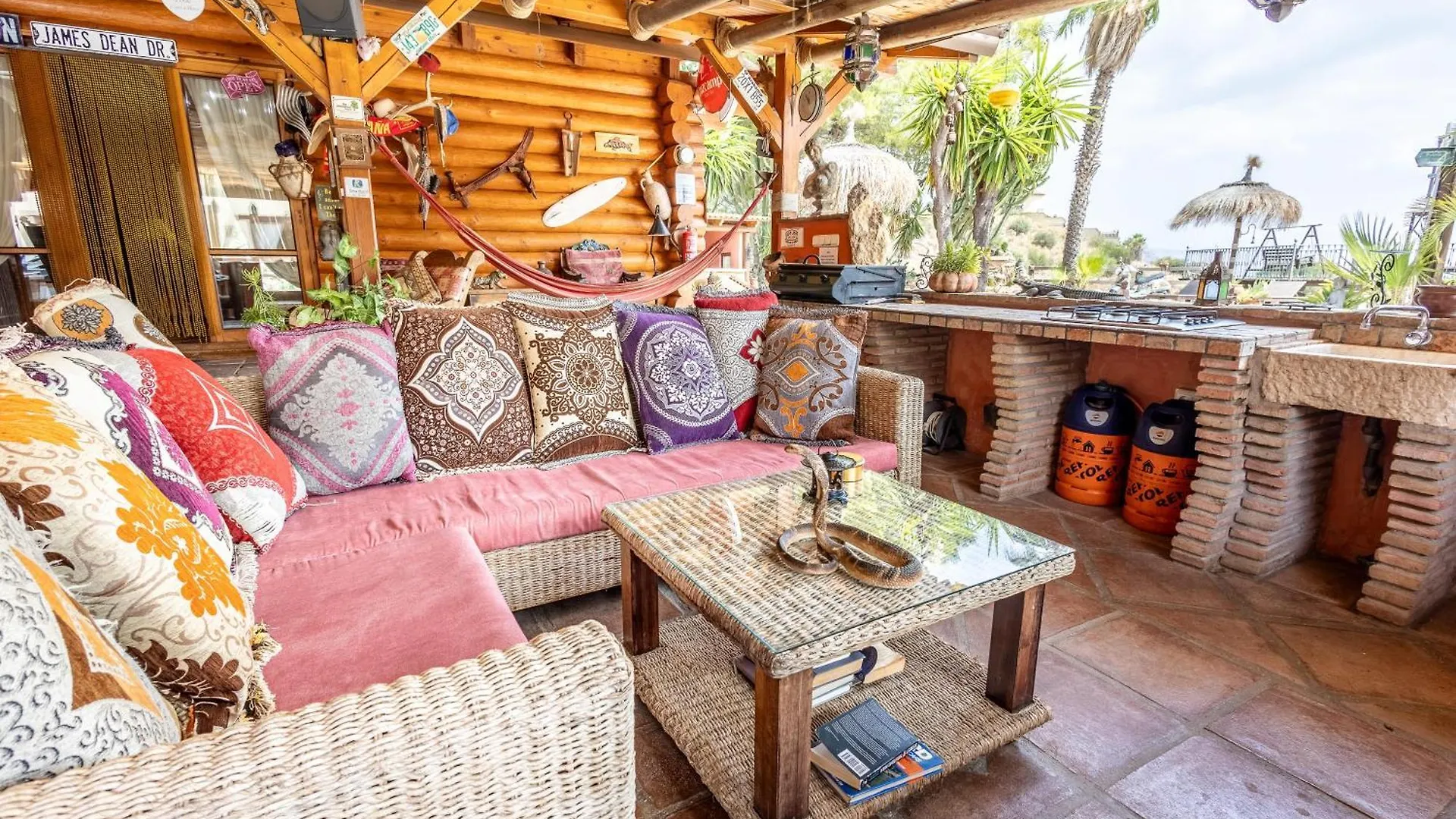 Luxurious Private Cabin Pool Hottub & Fireplace Málaga 0*,  Spanje