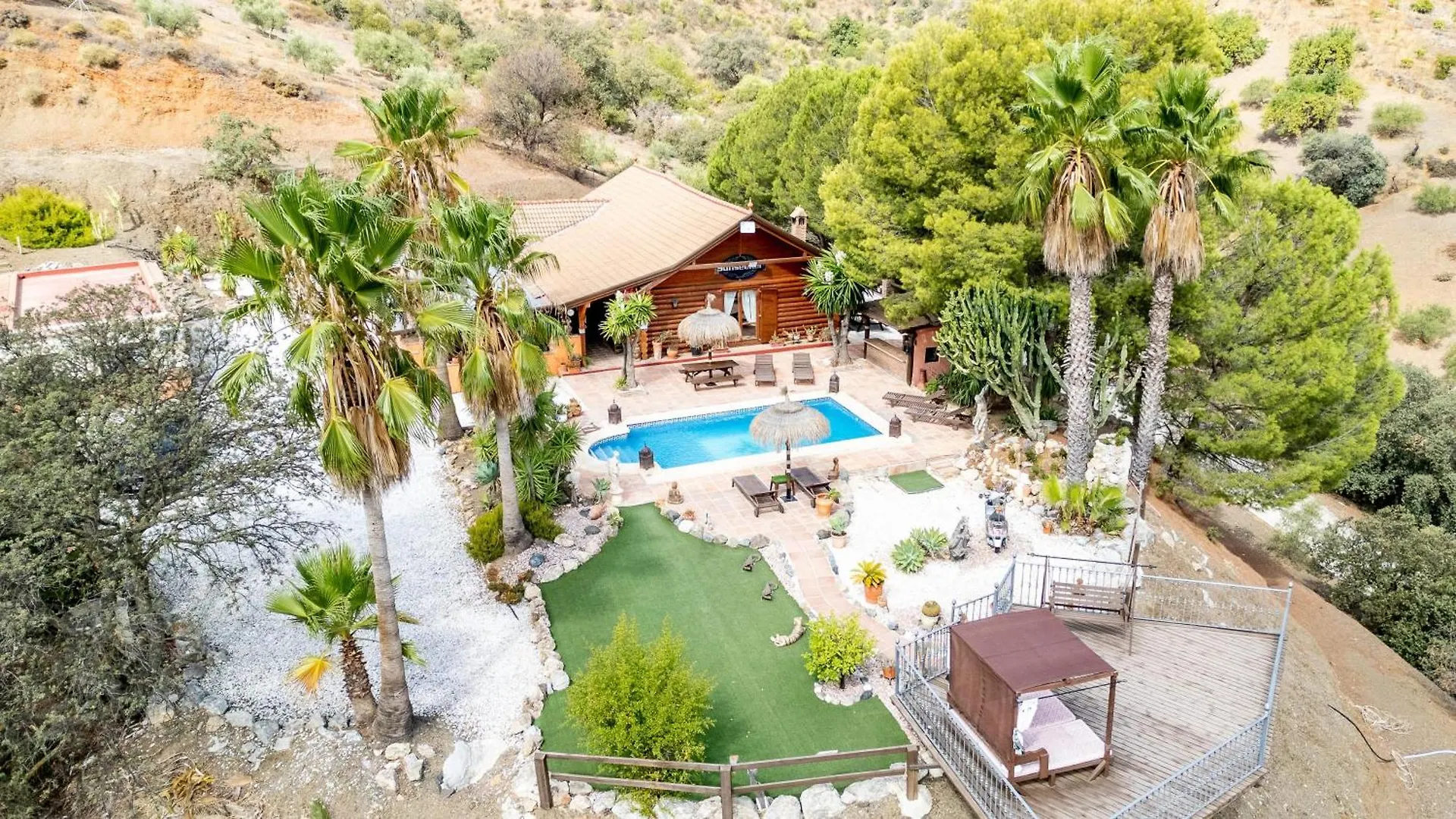 Luxurious Private Cabin Pool Hottub & Fireplace Málaga 0*,  Spanje