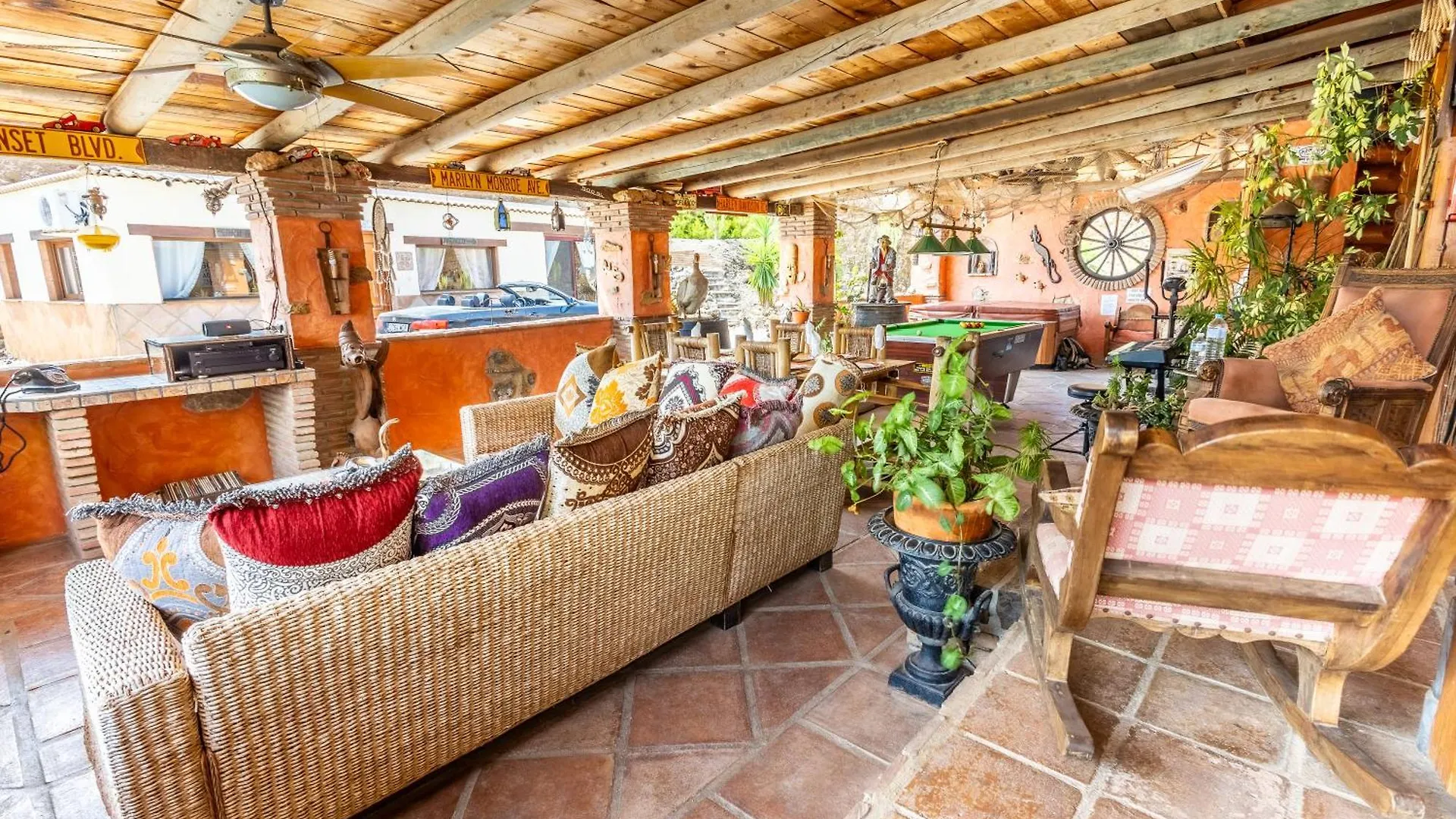 Luxurious Private Cabin Pool Hottub & Fireplace Málaga 0*,  Spanje