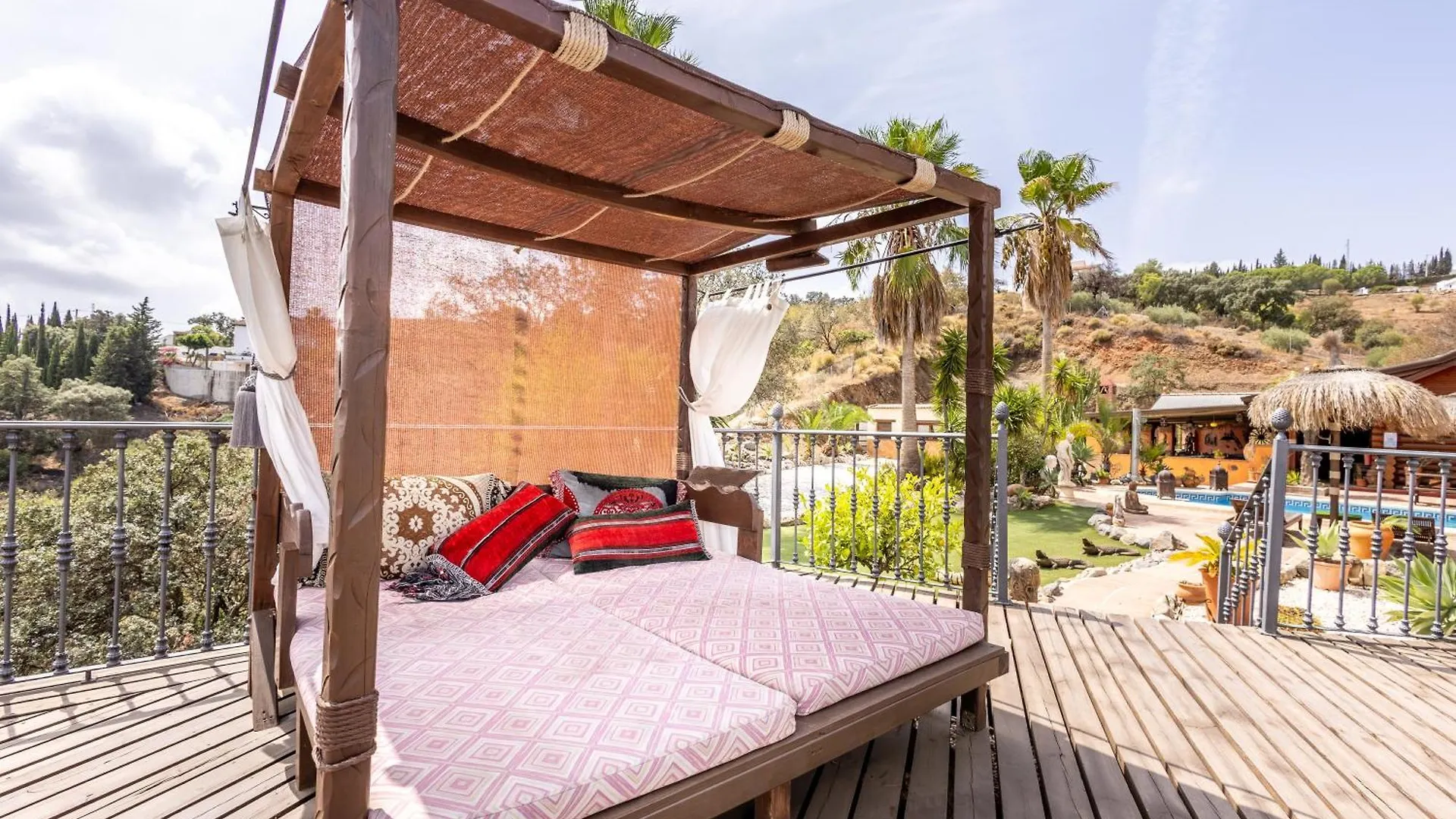 Luxurious Private Cabin Pool Hottub & Fireplace Málaga Vakantiehuis